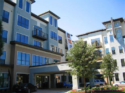 IMT Seville Uptown-exterior